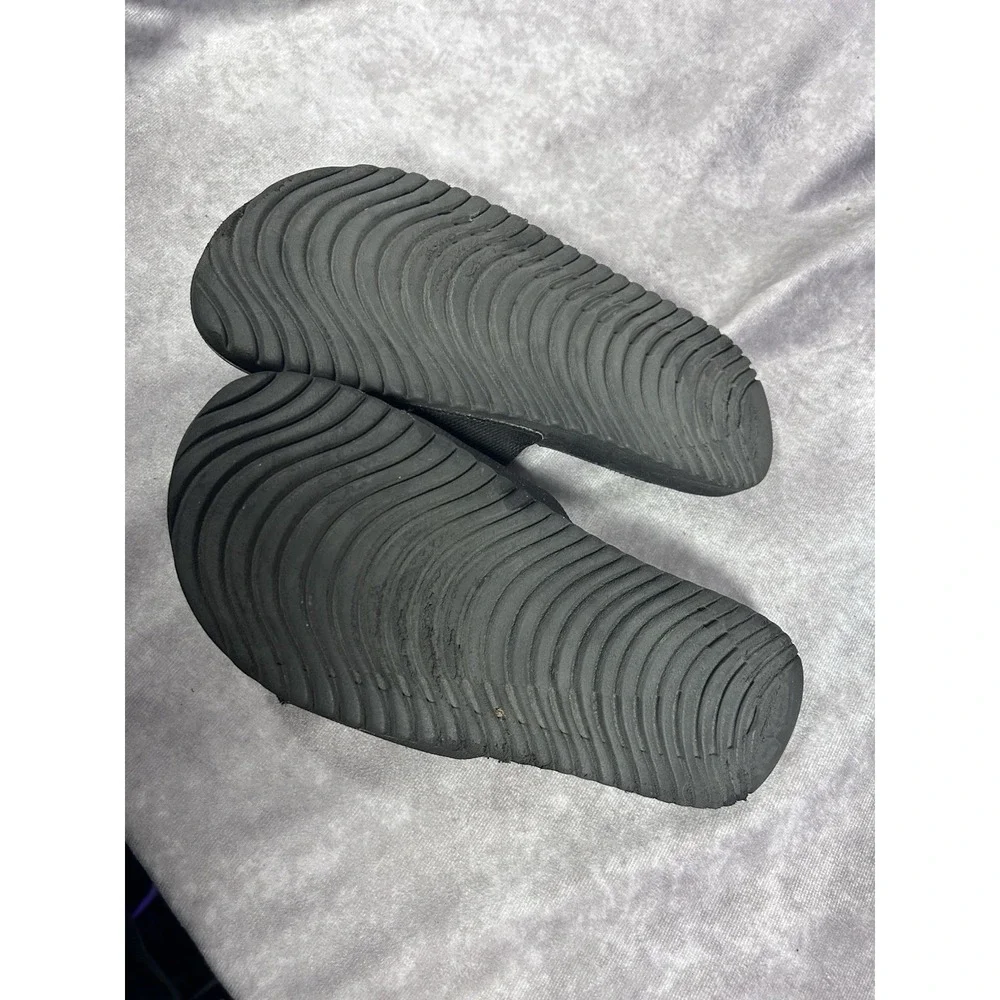 Nike Kawa Youth Slides Size 4Y Black White Swoosh Slip On Sandals